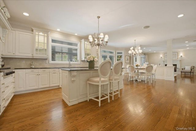9 Godfrey Lane, Huntington, NY 11743
