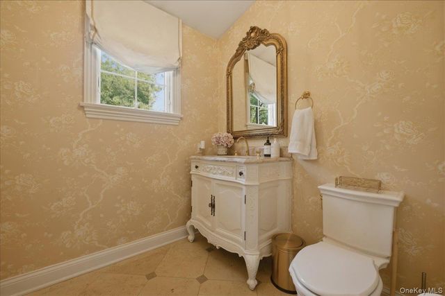 9 Godfrey Lane, Huntington, NY 11743