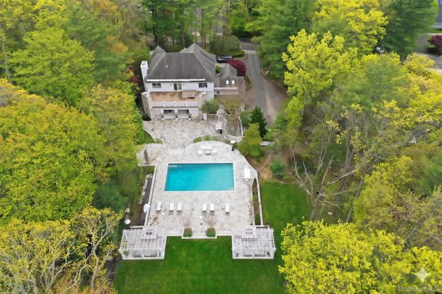9 Godfrey Lane, Huntington, NY 11743