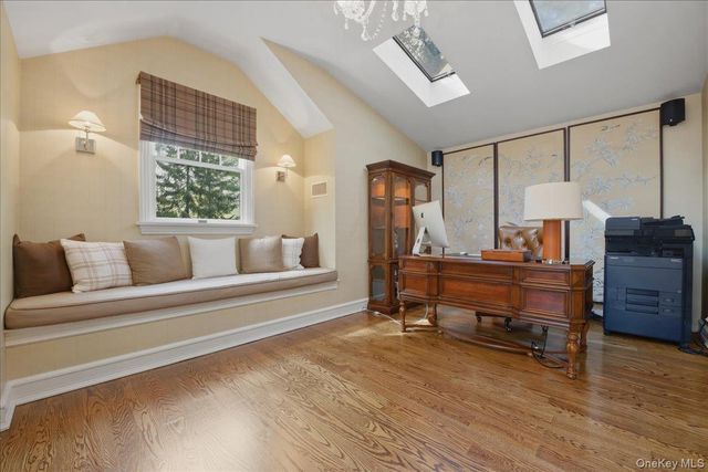 9 Godfrey Lane, Huntington, NY 11743