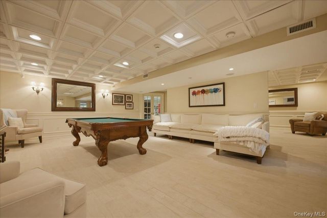 9 Godfrey Lane, Huntington, NY 11743