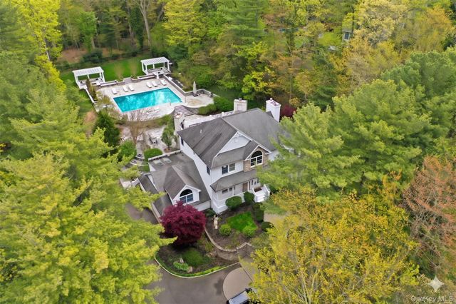 9 Godfrey Lane, Huntington, NY 11743