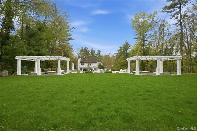 9 Godfrey Lane, Huntington, NY 11743