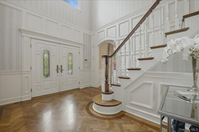 9 Godfrey Lane, Huntington, NY 11743