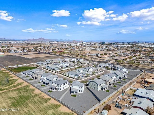 4618 S 23RD Place, Phoenix, AZ 85040