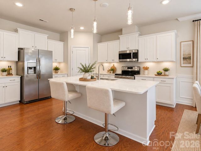 14204 Southbridge Forest Drive, Charlotte, NC 28273