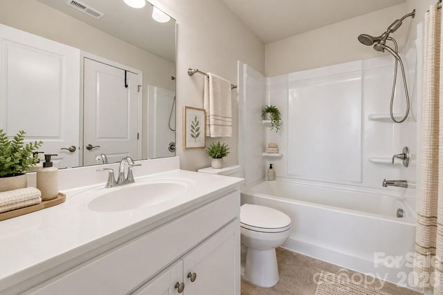 14204 Southbridge Forest Drive, Charlotte, NC 28273