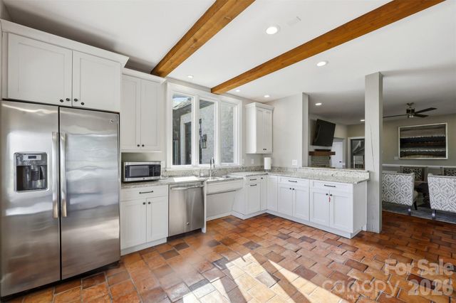 14204 Southbridge Forest Drive, Charlotte, NC 28273