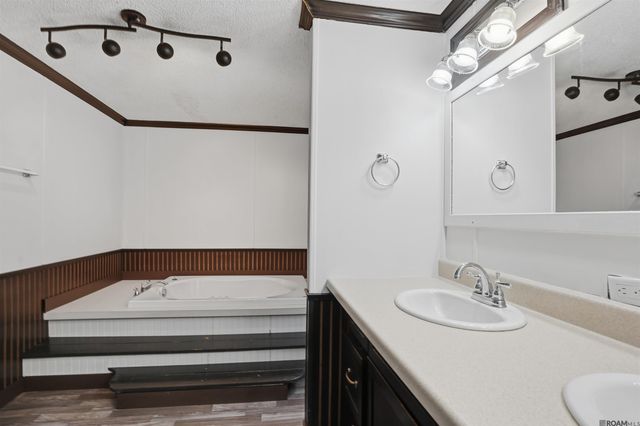 29928 Cypress St, Livingston, LA 70754