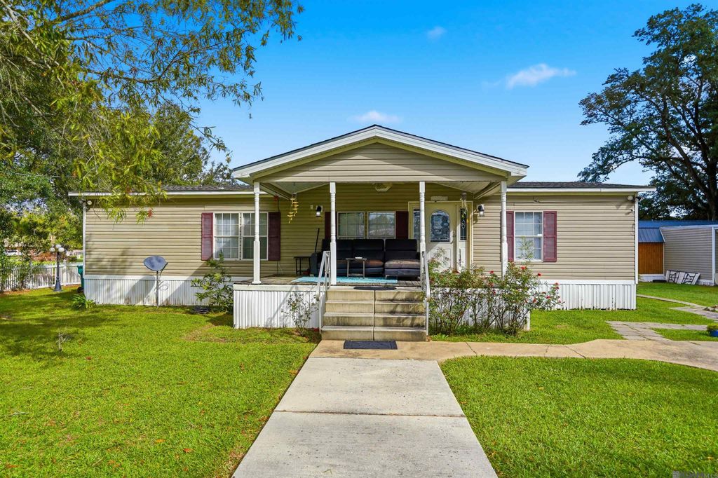 29928 Cypress St, Livingston, LA 70754