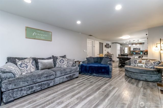 15120 108th Avenue E, Puyallup, WA 98374