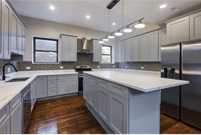 442 E 48th Street 1W, Chicago, IL 60615