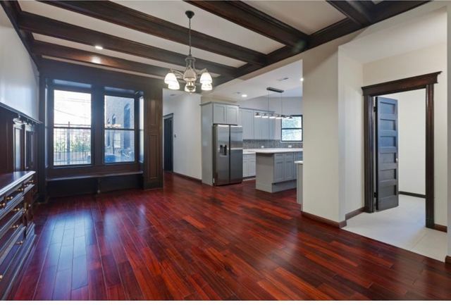 442 E 48th Street 1W, Chicago, IL 60615