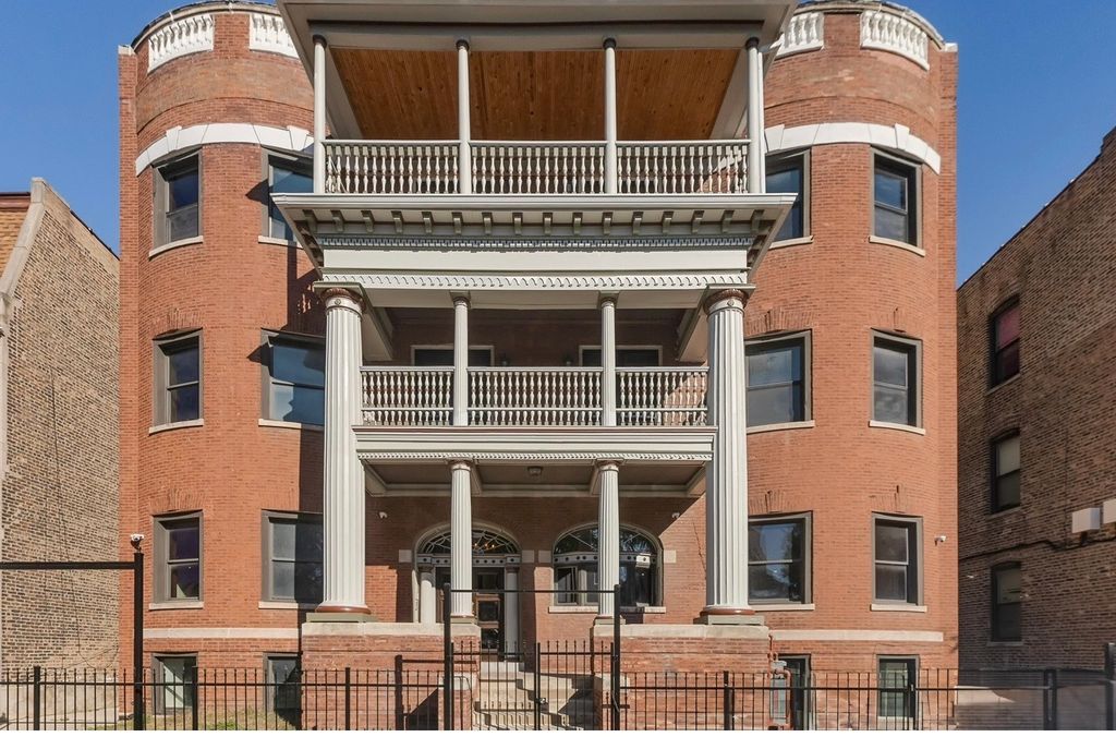 442 E 48th Street 1W, Chicago, IL 60615