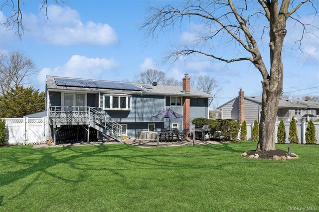 19 Fisher Road, Commack, NY 11725