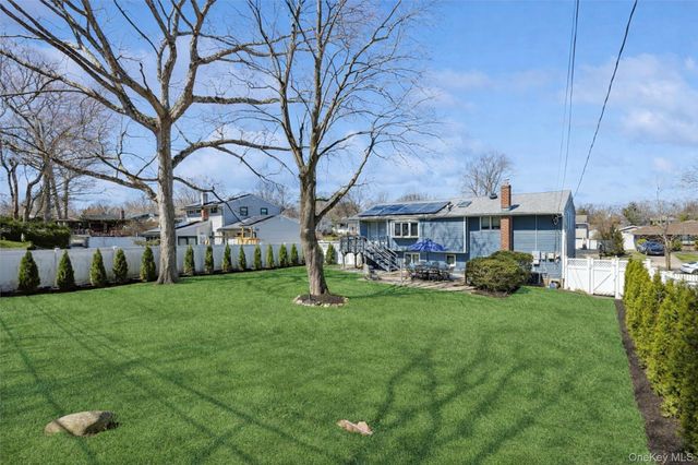 19 Fisher Road, Commack, NY 11725
