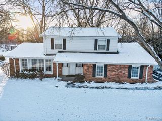 126 Orchardale Drive, Rochester Hills, MI 48309