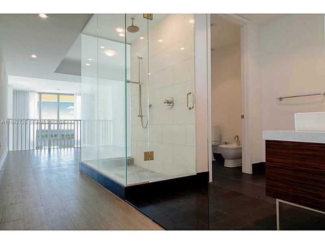 1100 Biscayne Blvd 4105, Miami, FL 33132