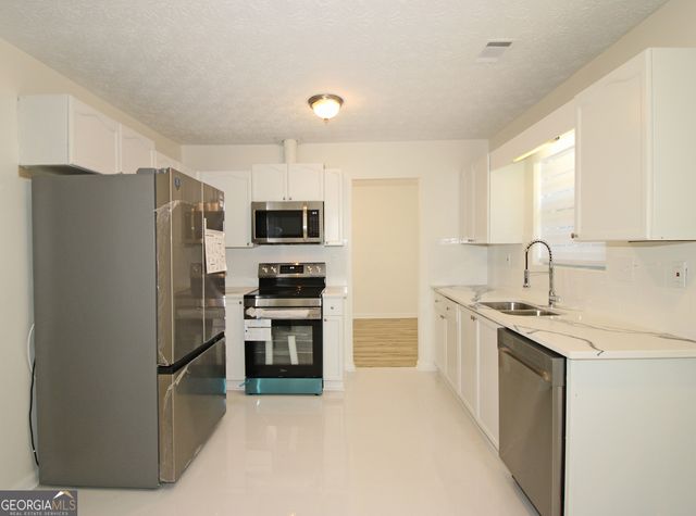 6060 Old Wellborn Trace, Lithonia, GA 30058