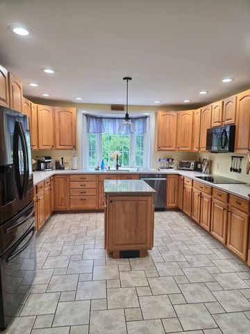 543 Jones Hill Rd, Ashby, MA 01431