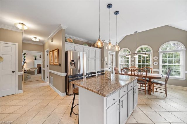 4118 Chatham Hill Drive, Winston-salem, NC 27104