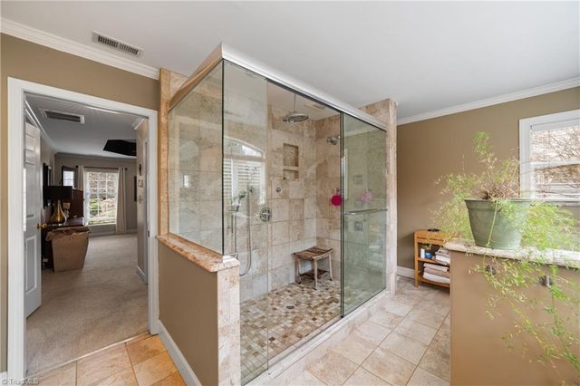 4118 Chatham Hill Drive, Winston-salem, NC 27104