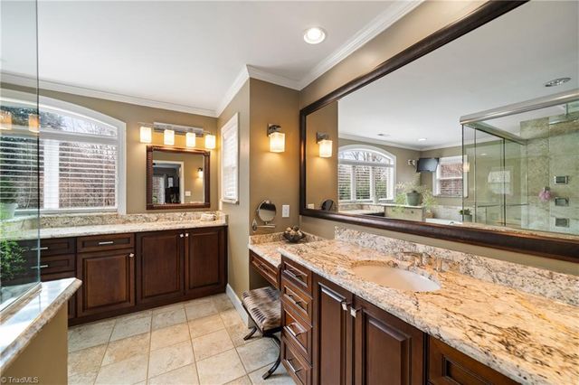 4118 Chatham Hill Drive, Winston-salem, NC 27104