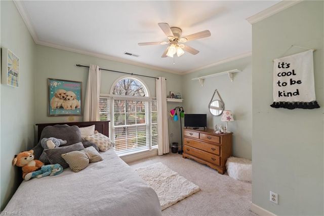 4118 Chatham Hill Drive, Winston-salem, NC 27104