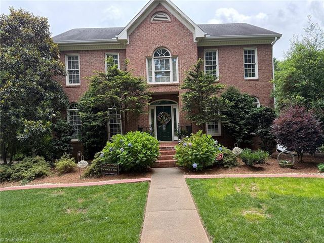 4118 Chatham Hill Drive, Winston-salem, NC 27104