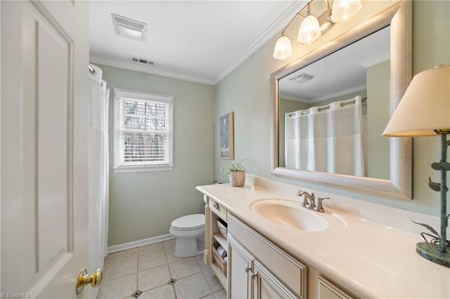 4118 Chatham Hill Drive, Winston-salem, NC 27104