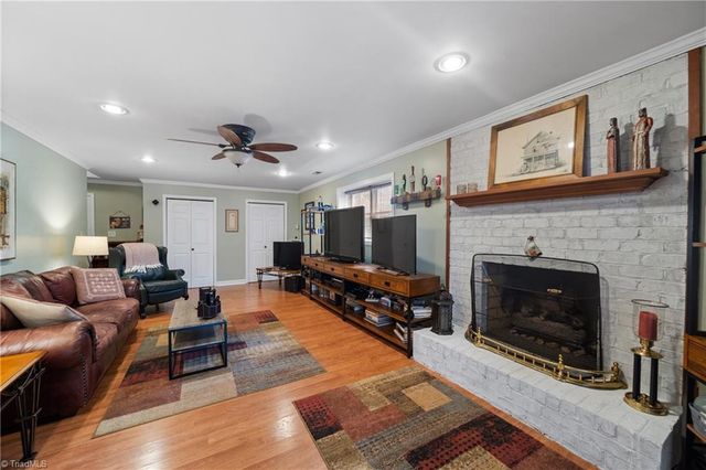 4118 Chatham Hill Drive, Winston-salem, NC 27104