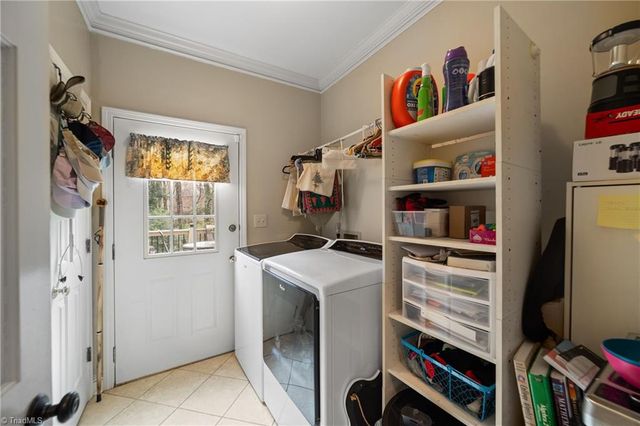 4118 Chatham Hill Drive, Winston-salem, NC 27104