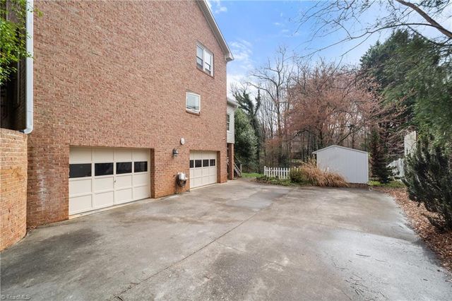 4118 Chatham Hill Drive, Winston-salem, NC 27104