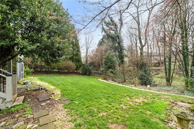 4118 Chatham Hill Drive, Winston-salem, NC 27104