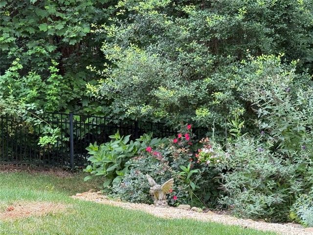 4118 Chatham Hill Drive, Winston-salem, NC 27104