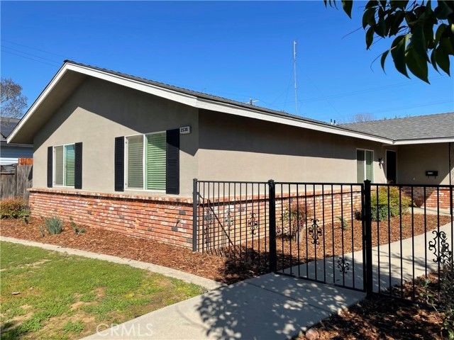 2538 N Thorne, Fresno, CA 93704