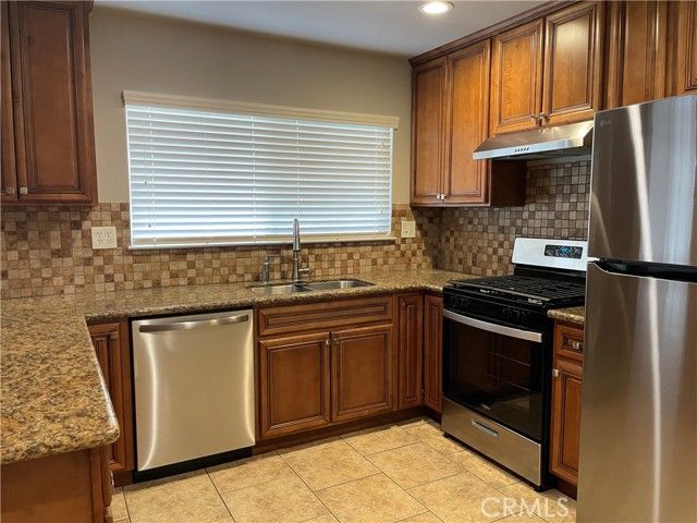 2538 N Thorne, Fresno, CA 93704