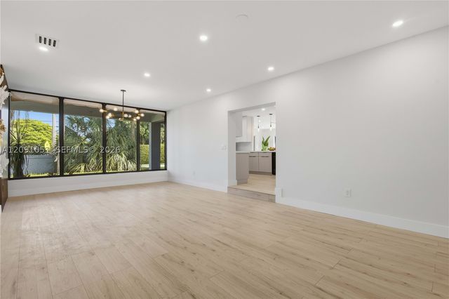 4280 NW 12th St, Coconut Creek, FL 33066