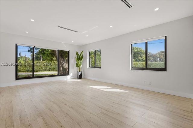 4280 NW 12th St, Coconut Creek, FL 33066