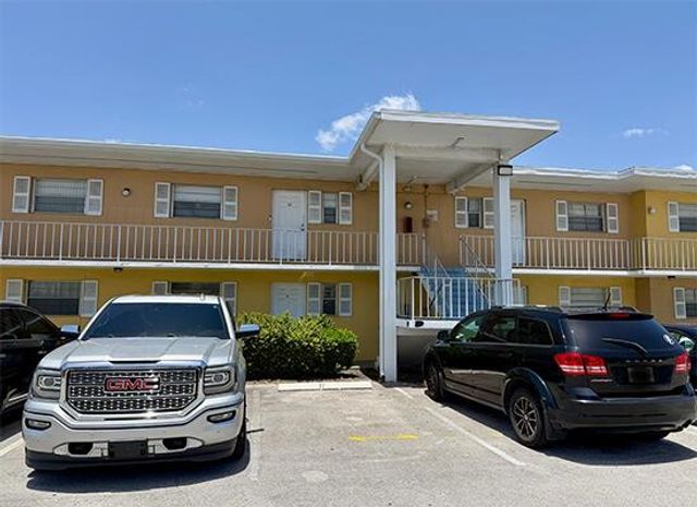 1505 CRESCENT Circle A12, Lake Park, FL 33403