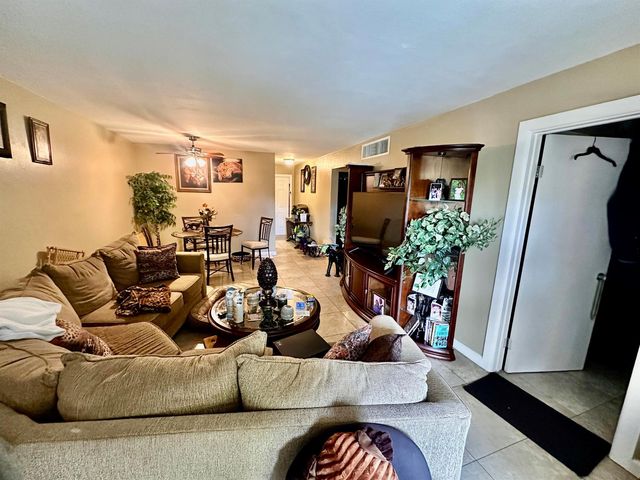 1505 CRESCENT Circle A12, Lake Park, FL 33403