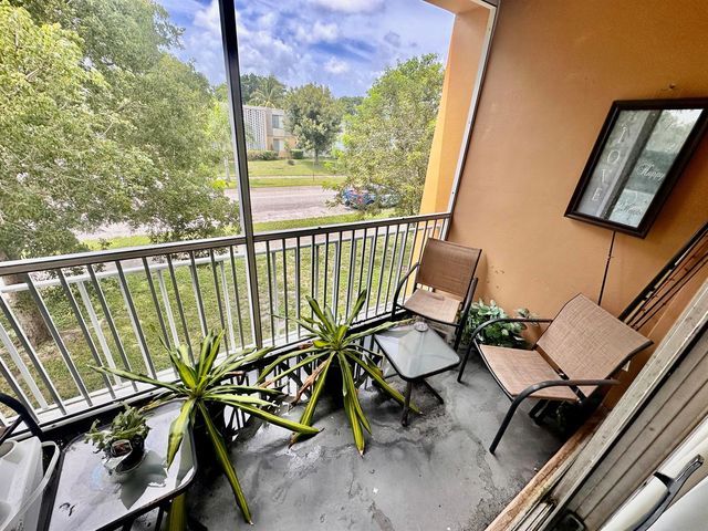 1505 CRESCENT Circle A12, Lake Park, FL 33403