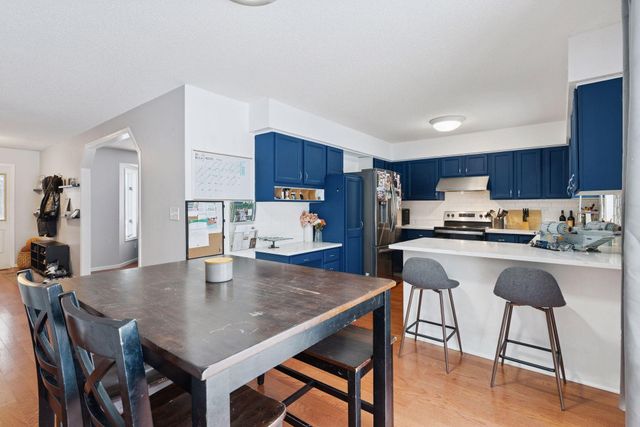 1077 Bonnieview Drive, Woodbury, MN 55129