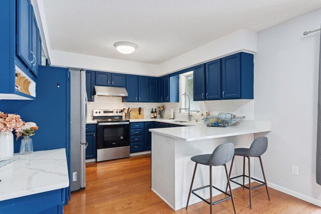 1077 Bonnieview Drive, Woodbury, MN 55129