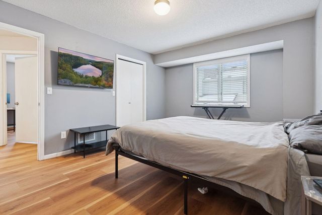 1077 Bonnieview Drive, Woodbury, MN 55129