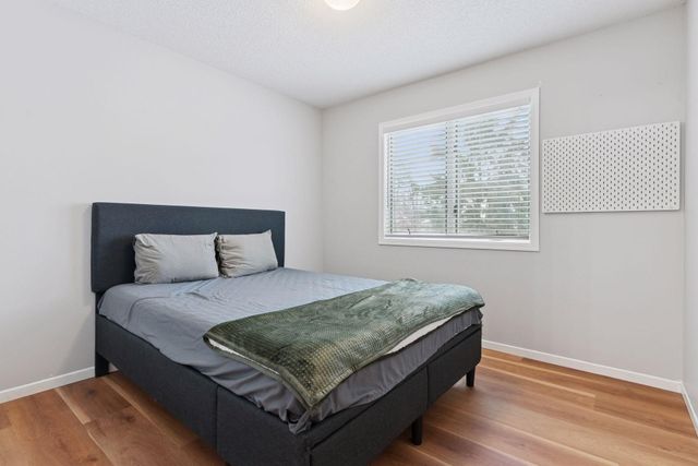 1077 Bonnieview Drive, Woodbury, MN 55129