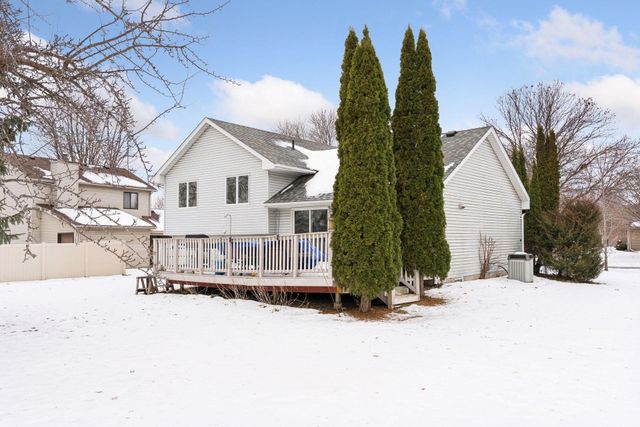 1077 Bonnieview Drive, Woodbury, MN 55129