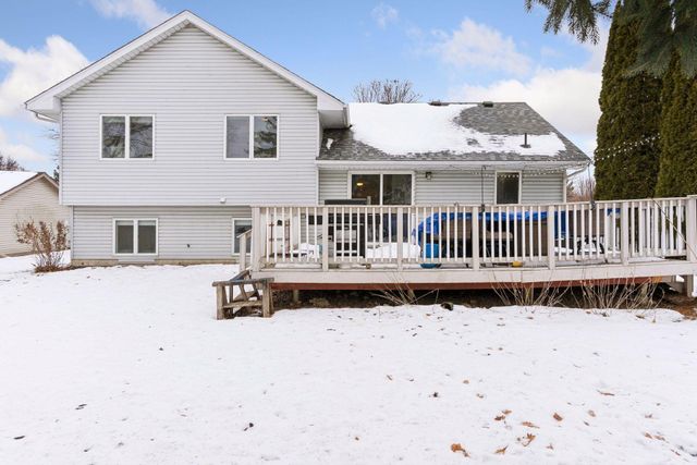 1077 Bonnieview Drive, Woodbury, MN 55129