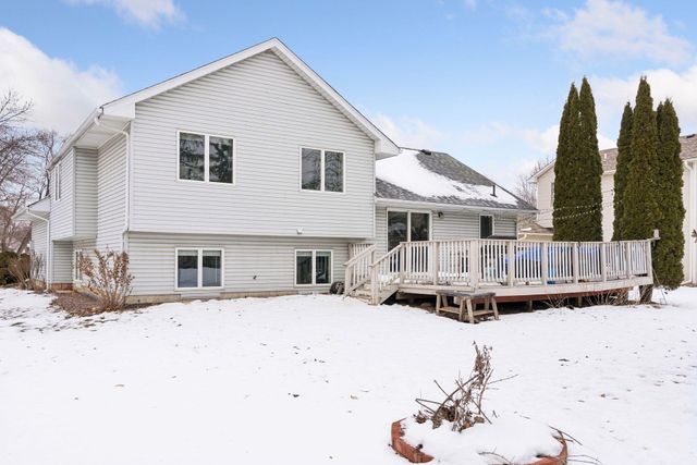 1077 Bonnieview Drive, Woodbury, MN 55129