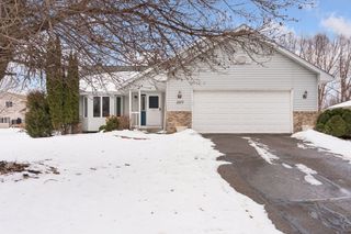 1077 Bonnieview Drive, Woodbury, MN 55129